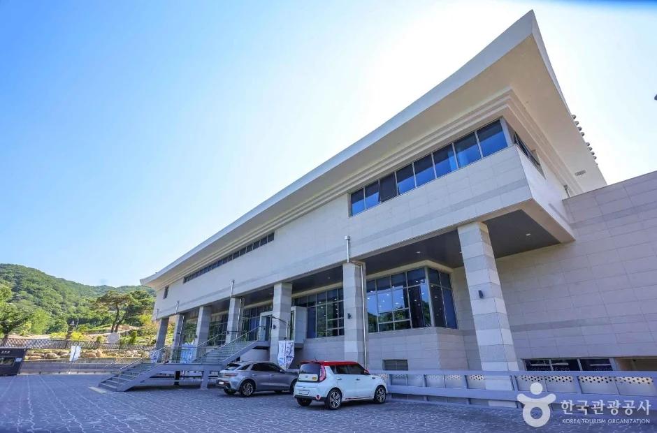 부산 범어사 성보박물관, 관람 시간과 주차 정보