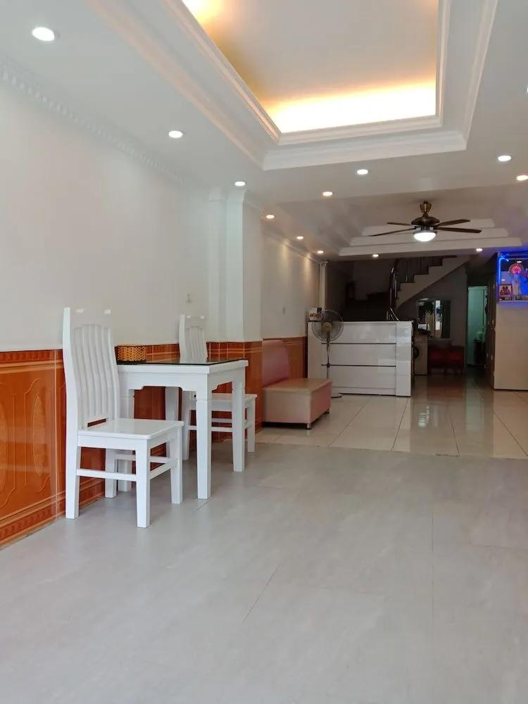 사오마이 코지 네스트 노이바이 에어포트