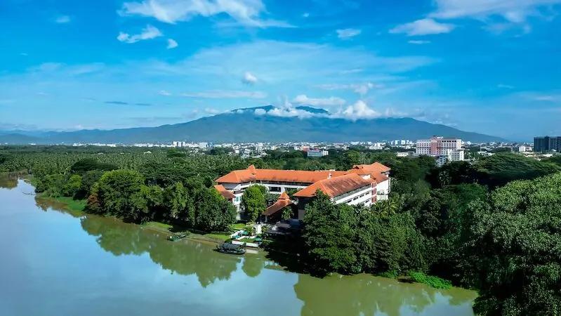 라티란나 리버사이드 스파 리조트