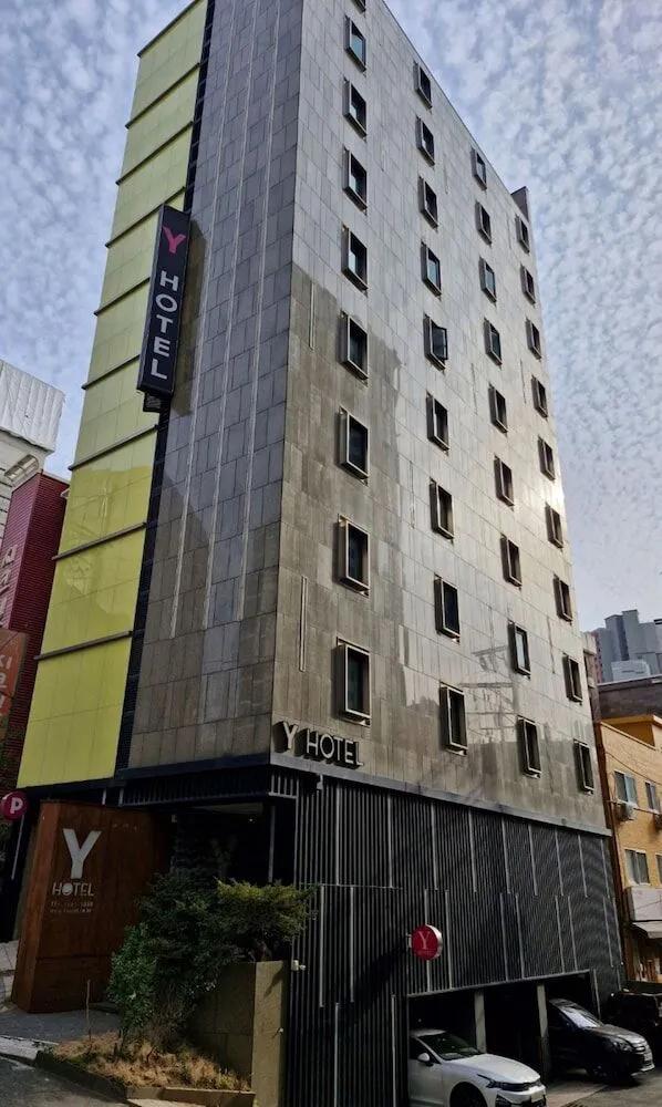 신촌 Y 호텔