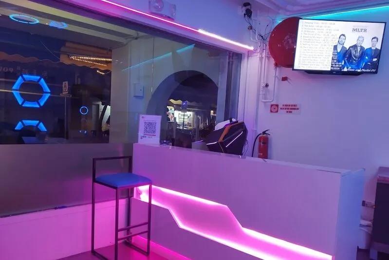 갤럭시 포즈 캡슐 호텔 보트 퀘이