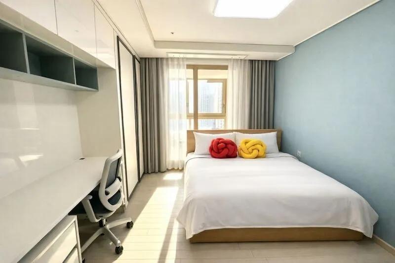 더 노벰버 스테이 인 랜드마크