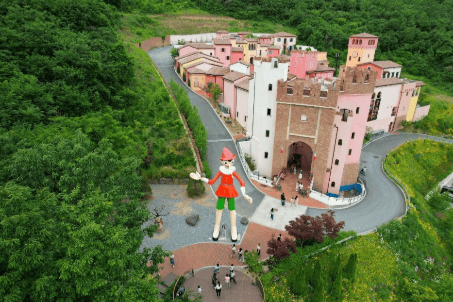 “이 분위기 무엇?!”… 한국 속 작은 유럽마을 가평 쁘띠프랑스 베니스 가면축제