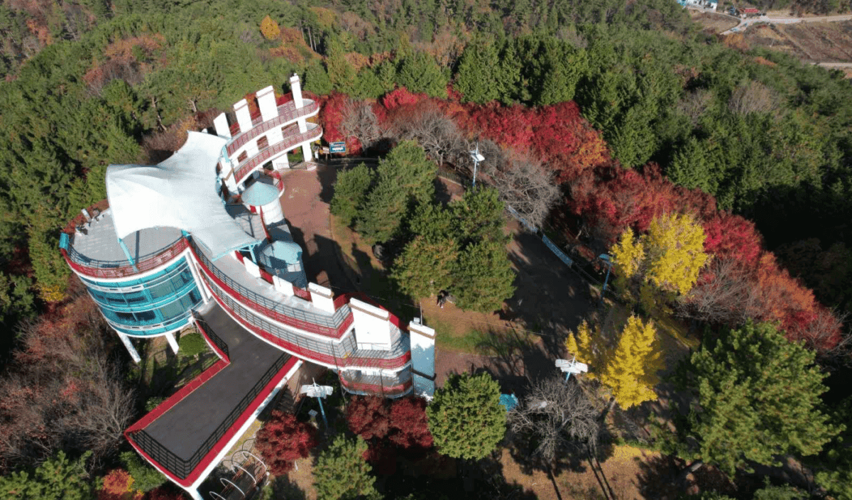 “호수 위에 펼쳐진 한 폭의 그림!”… 진주 호반전망대 가볼 만한 이유 BEST 3