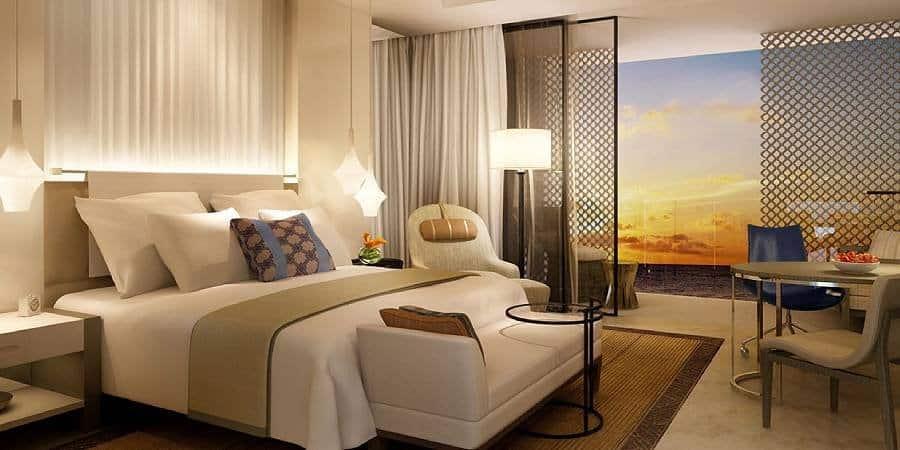 “한국사람들은 모른다!”…호텔 침대 위 커버의 숨겨진 용도 TOP 3