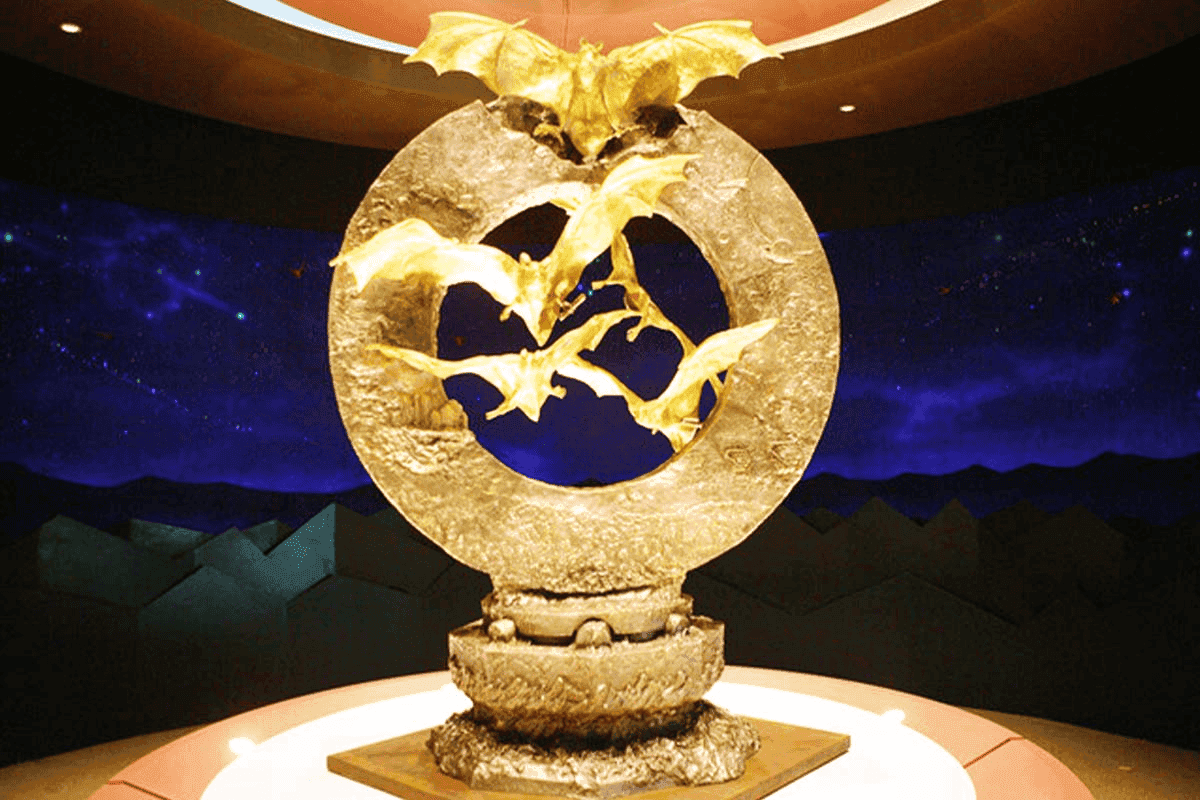 27억 혈세낭비로 비난받던 황금박쥐상 현재 가격 얼마?