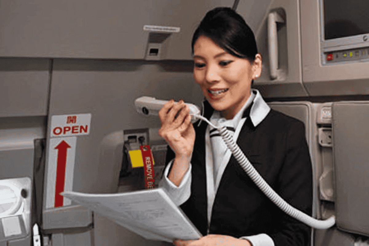 비행기 출발전 승무원들이 외치는 ‘넘버원 클리어’, 그게 뭐야?