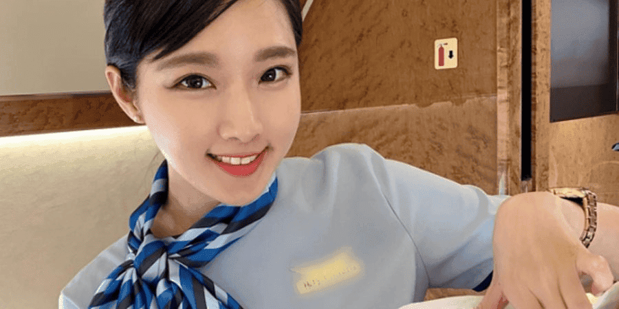 승무원이 웃으며 당신을 바라보는 이유가 궁금한가요?