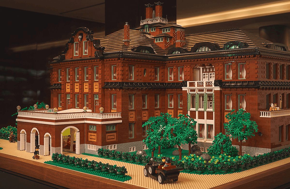 가을의 향연 속으로: 그랜드 조선 부산에서 만나는 110년 전의 조선호텔 레고 특별 전시