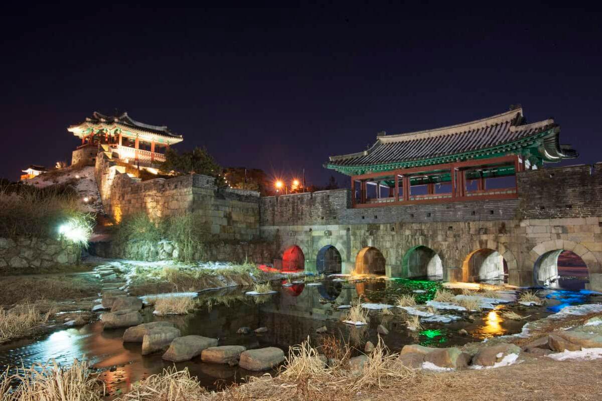 수원화성 &amp; 행궁동 여행 가이드 “시간을 거슬러 걷는 낭만 산책”