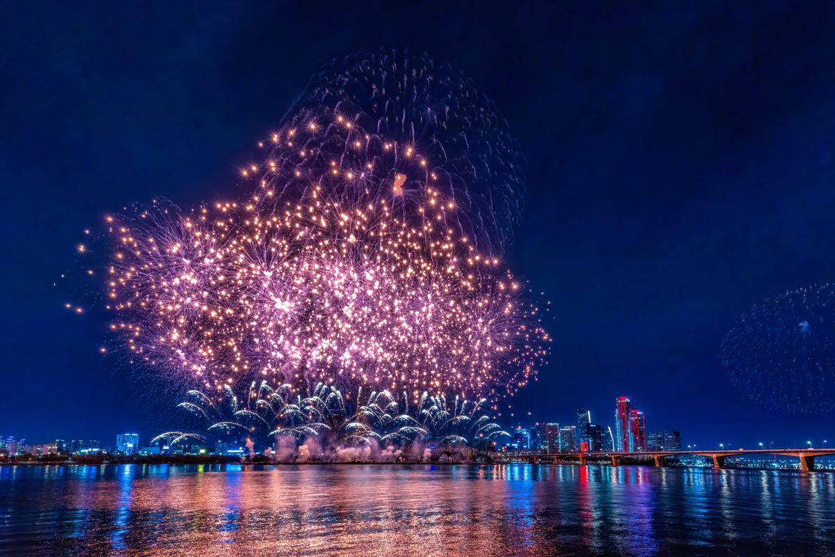 외국인 마음 사로잡은 서울세계불꽃축제부터 가을 축제 인기 상승까지