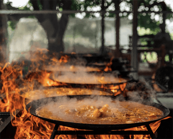 생방송투데이 한 우물의 법칙 강원 춘천 솥뚜껑 닭볶음탕 식당 위치