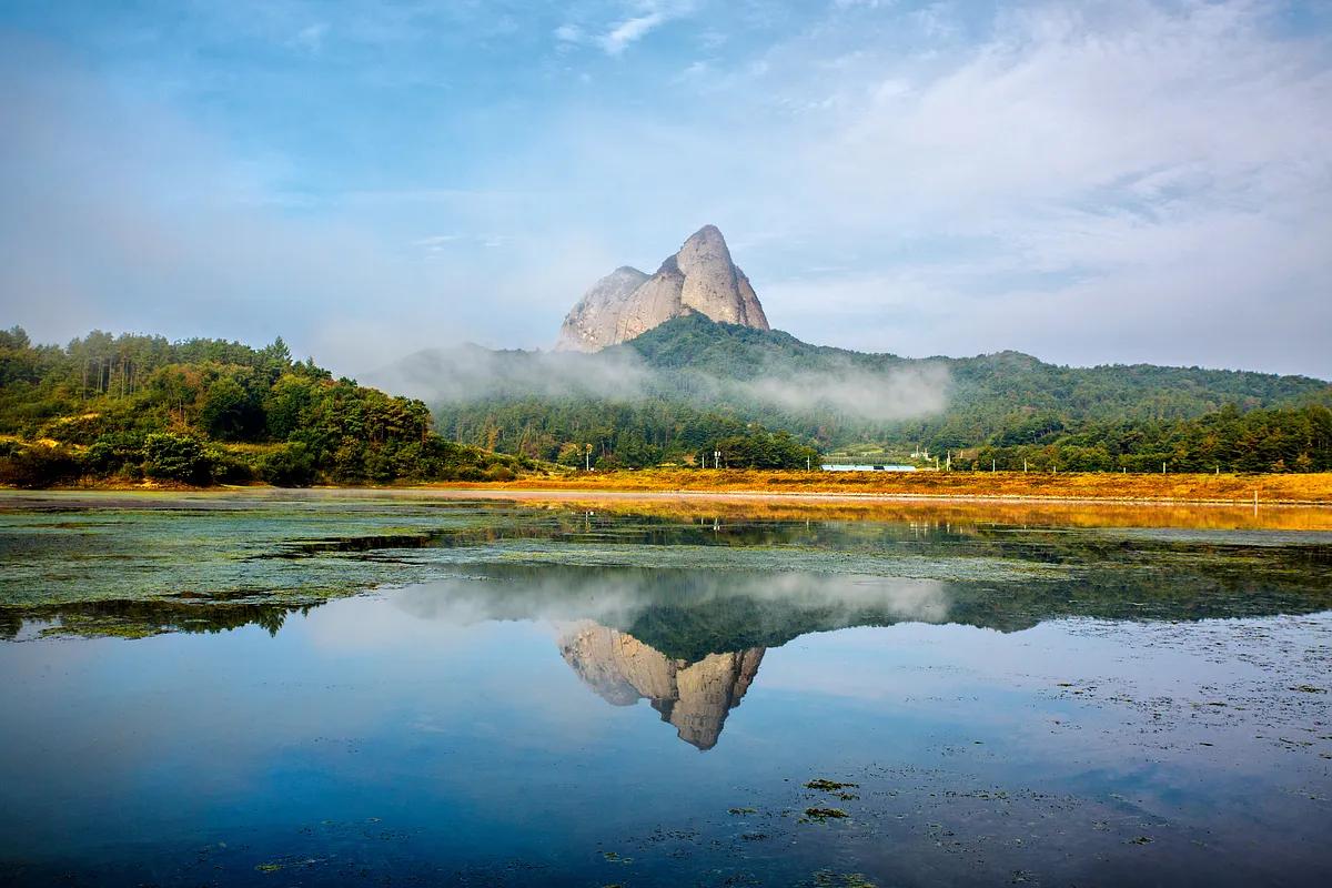 절경이 다시 열린 마이산, 놓칠 수 없는 봄맞이 산행