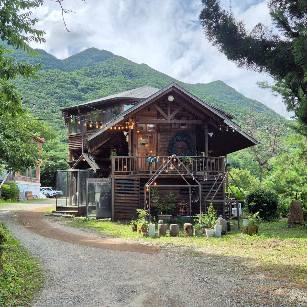 양산 숲속 산장카페, 우드앤숲에서 즐기는 대용량 다라이카노