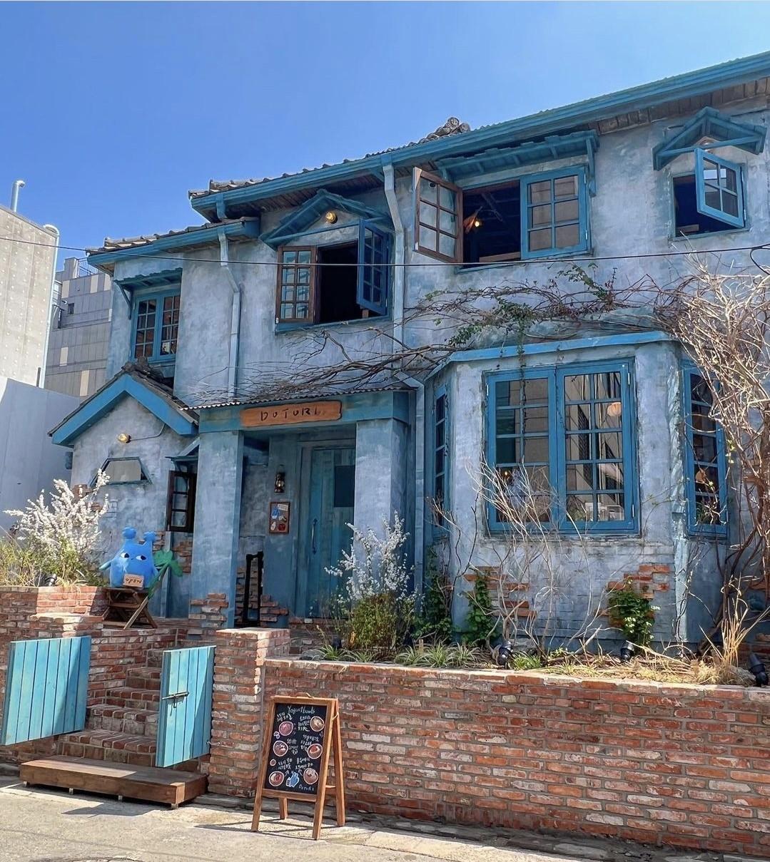 도토리 용산점, 지브리 감성 가득한 그릭요거트 맛집