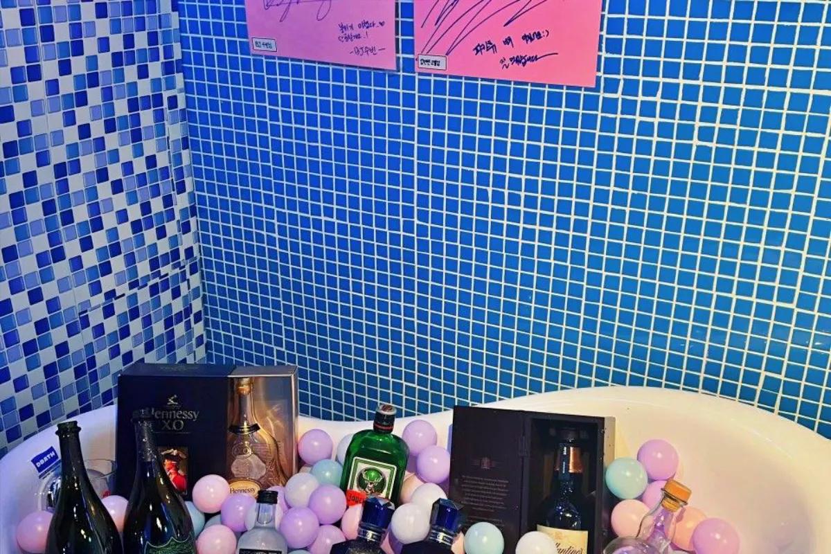 “샤워기 옆 커피 한 잔”… 옛 목욕탕 변신한 이색 맛집 추천