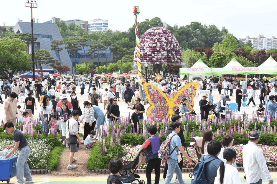 조성모부터 송가인까지, 2025 함평나비대축제는 ‘공연 맛집’