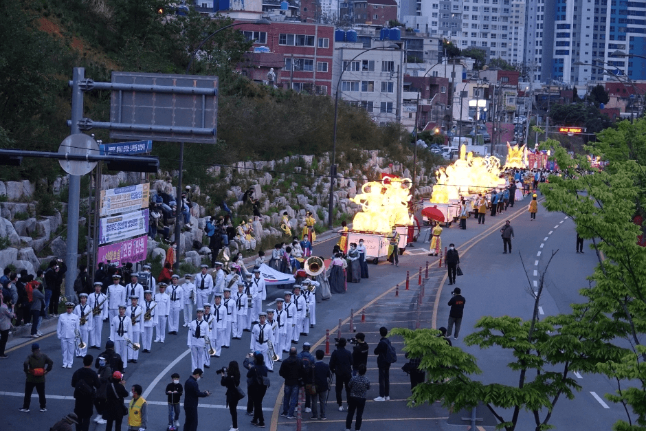 등불로 물드는 부산의 봄밤, 2025 연등회가 특별한 이유