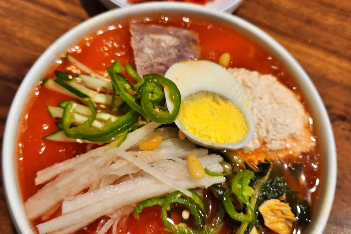 “여름이면 꼭 찾는다”… 포천 36년 전통 김치말이국수 명가