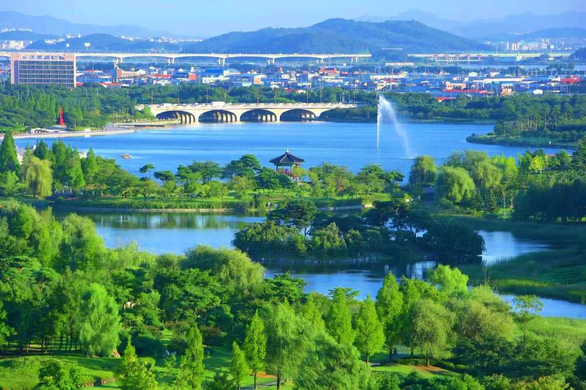 여름의 낭만과 활력이 넘치는, 경기도 일산 가볼 만한 곳 BEST 4