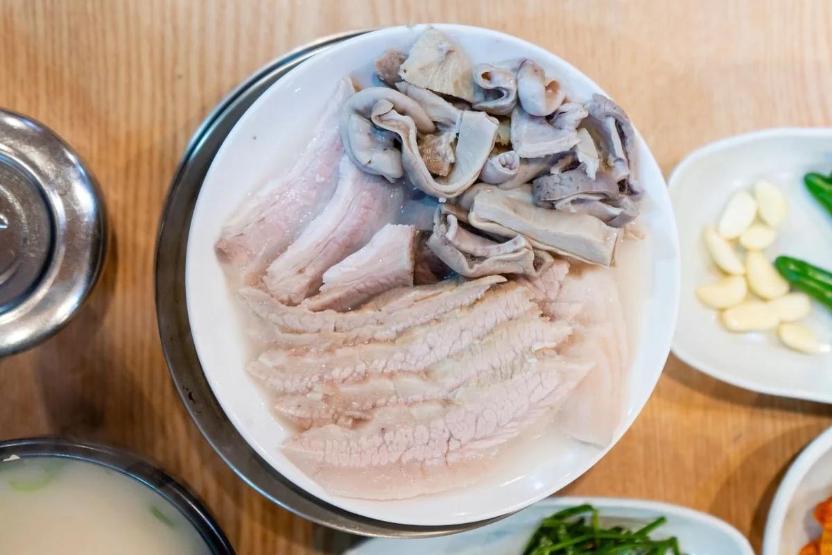 겨울 부산의 뜨끈한 위로, 부산 돼지 국밥 맛집 BEST 6