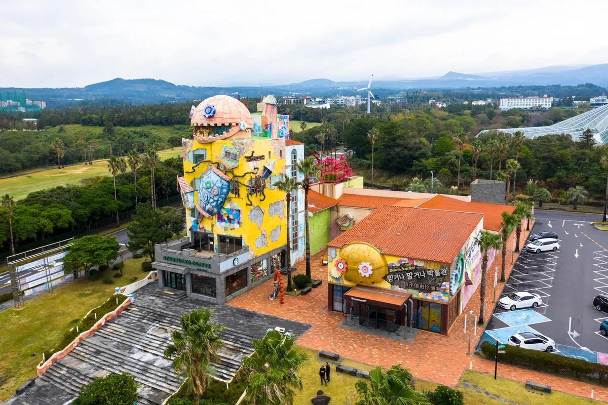 새하얀 겨울, 낭만 가득한 제주 중문 여행 코스 BEST 5  천제연폭포, 퍼시픽랜드, 여미지식물원