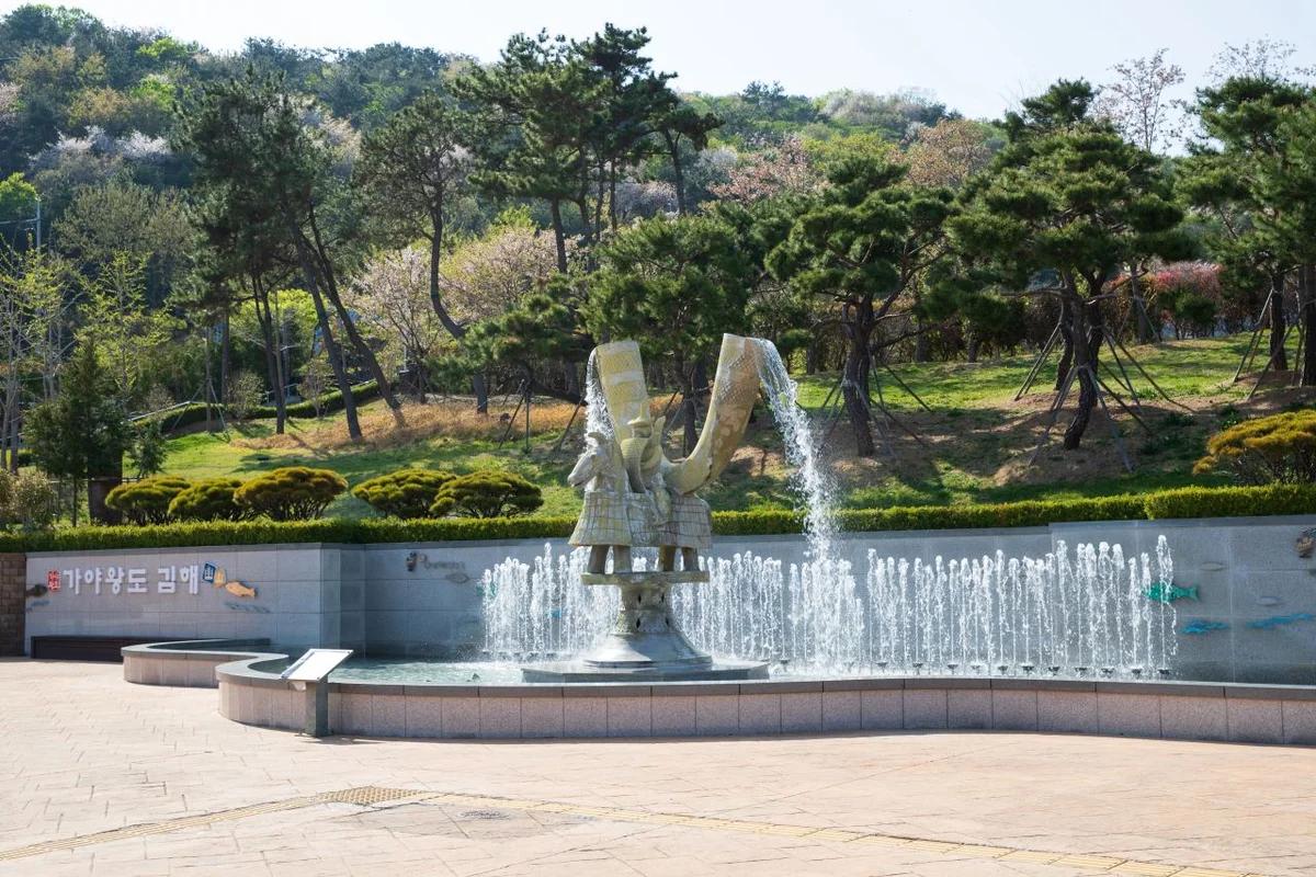 새하얀 겨울, 김해 낭만 여행지 추천  봉하마을, 김해낙동강레일파크, 수로왕릉