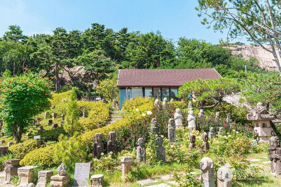 목인박물관 목석원