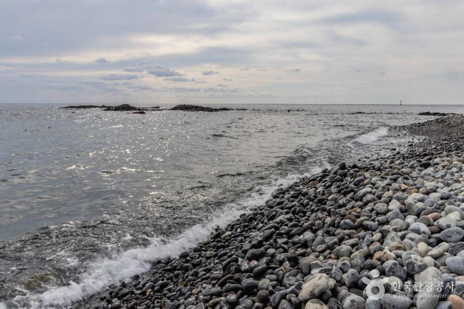 통구미몽돌해변