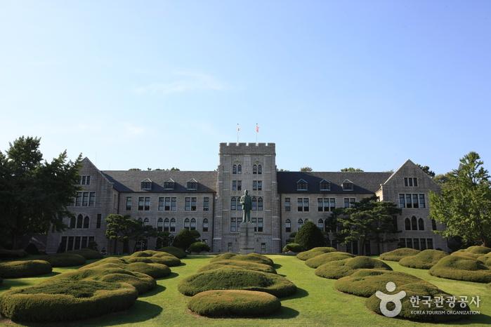 서울 고려대학교 본관