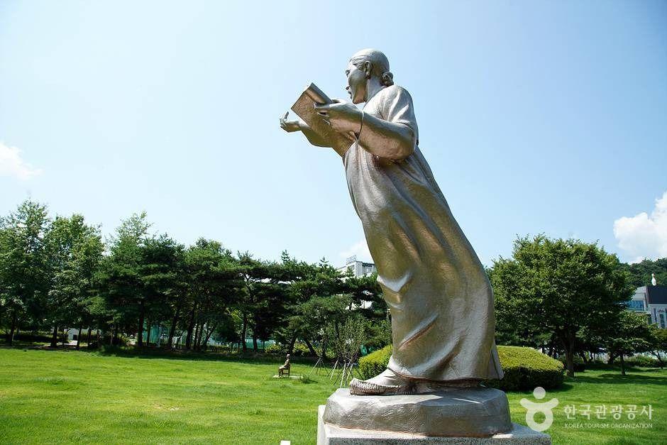 윤희순의사 동상