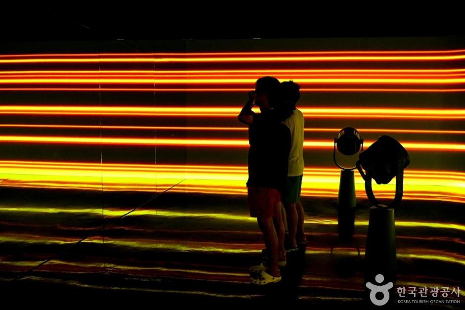 송대말 등대 빛 체험전시관