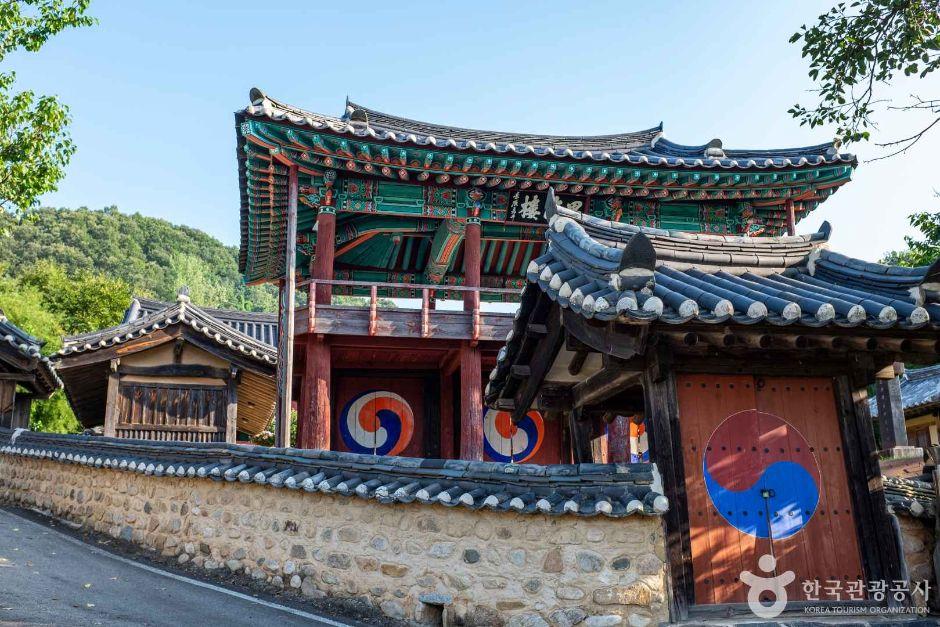 지례향교대성전