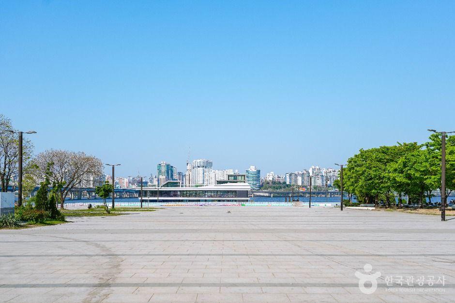 여의도한강공원 멀티프라자