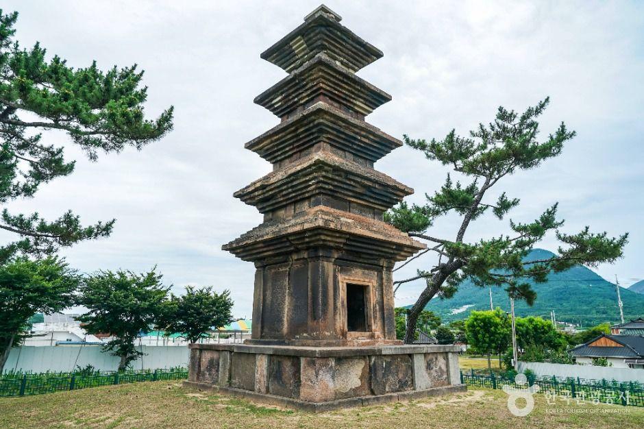 의성 탑리리 오층석탑