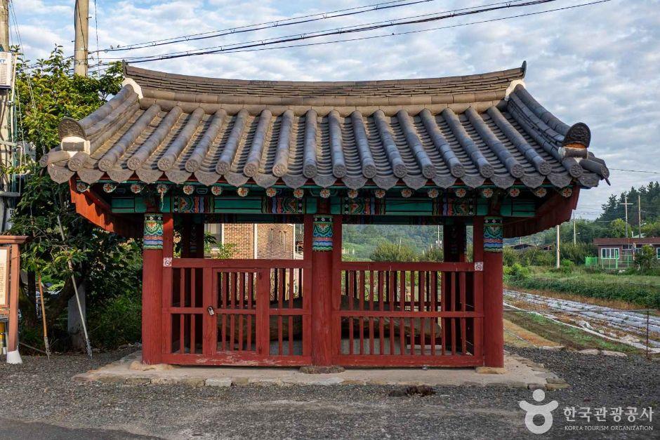 이런 암각화는 처음이야"... 경북 영천시, 2000년 전 선사시대 암각화 발견