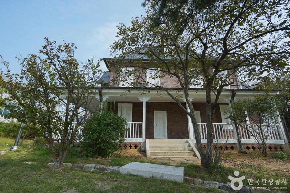 인천기독교사회복지관(여선교사합숙소)