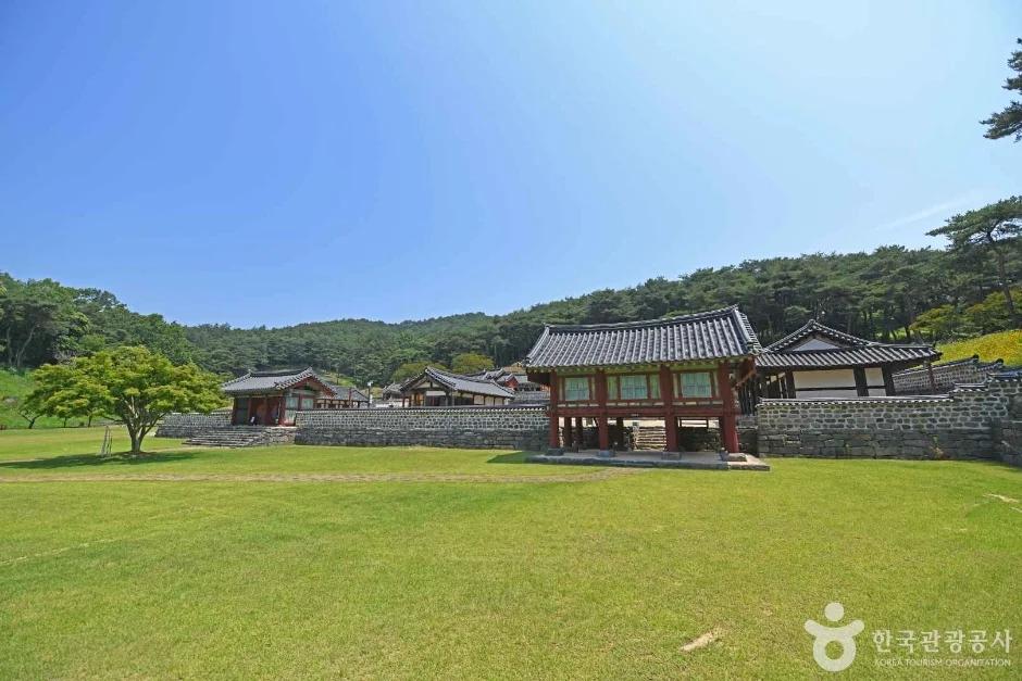 서천 문헌서원, 역사와 자연 품은 봄 산책 코스와 주차 정보