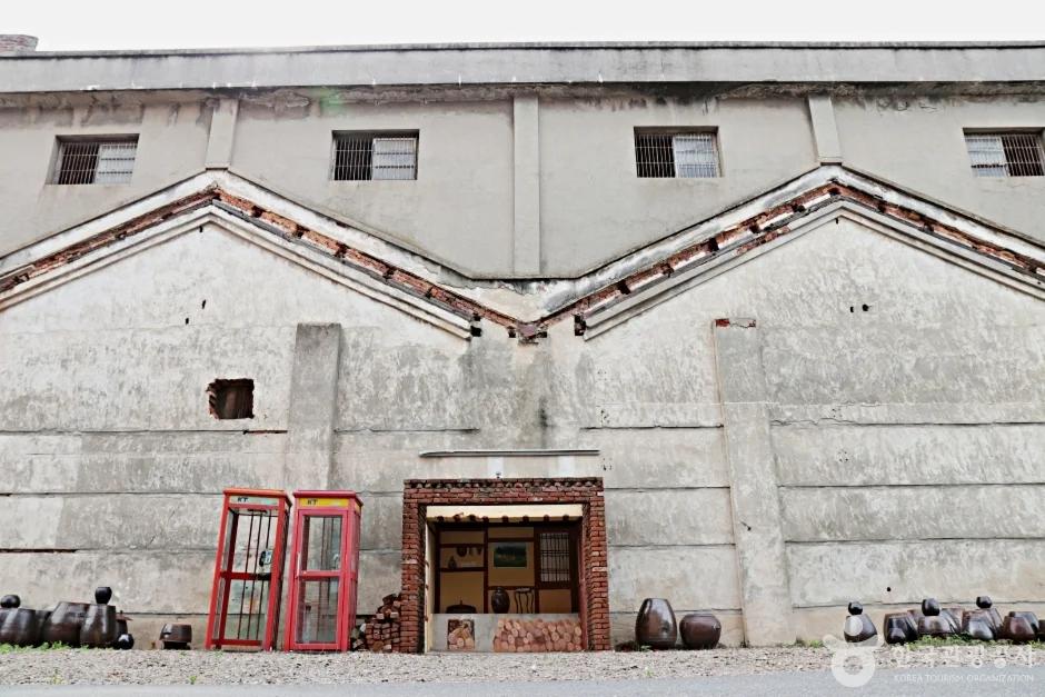 유일하게 군산에서 만나는 이색 명소?"... 전북 군산시 제일사료주식회사 공장