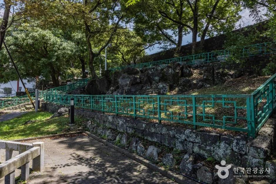 제주 유일 향교가 오현단에?"... 제주특별자치도 제주시, 역사 속 현인들의 발자취