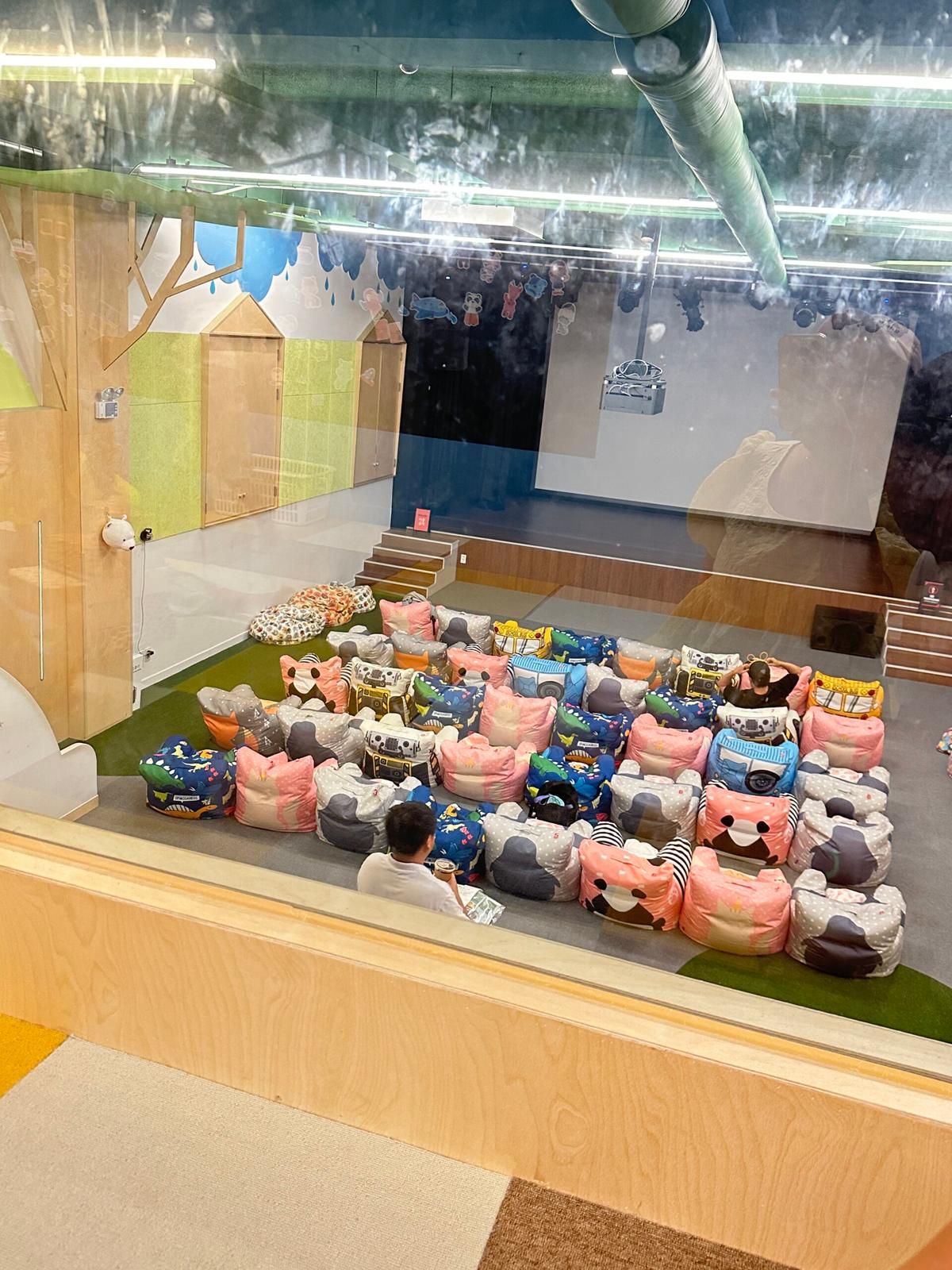 파주 어린이 전용 극장 ‘밀크북 바이모노플렉스’ – 자유놀이부터 야광댄스까지!